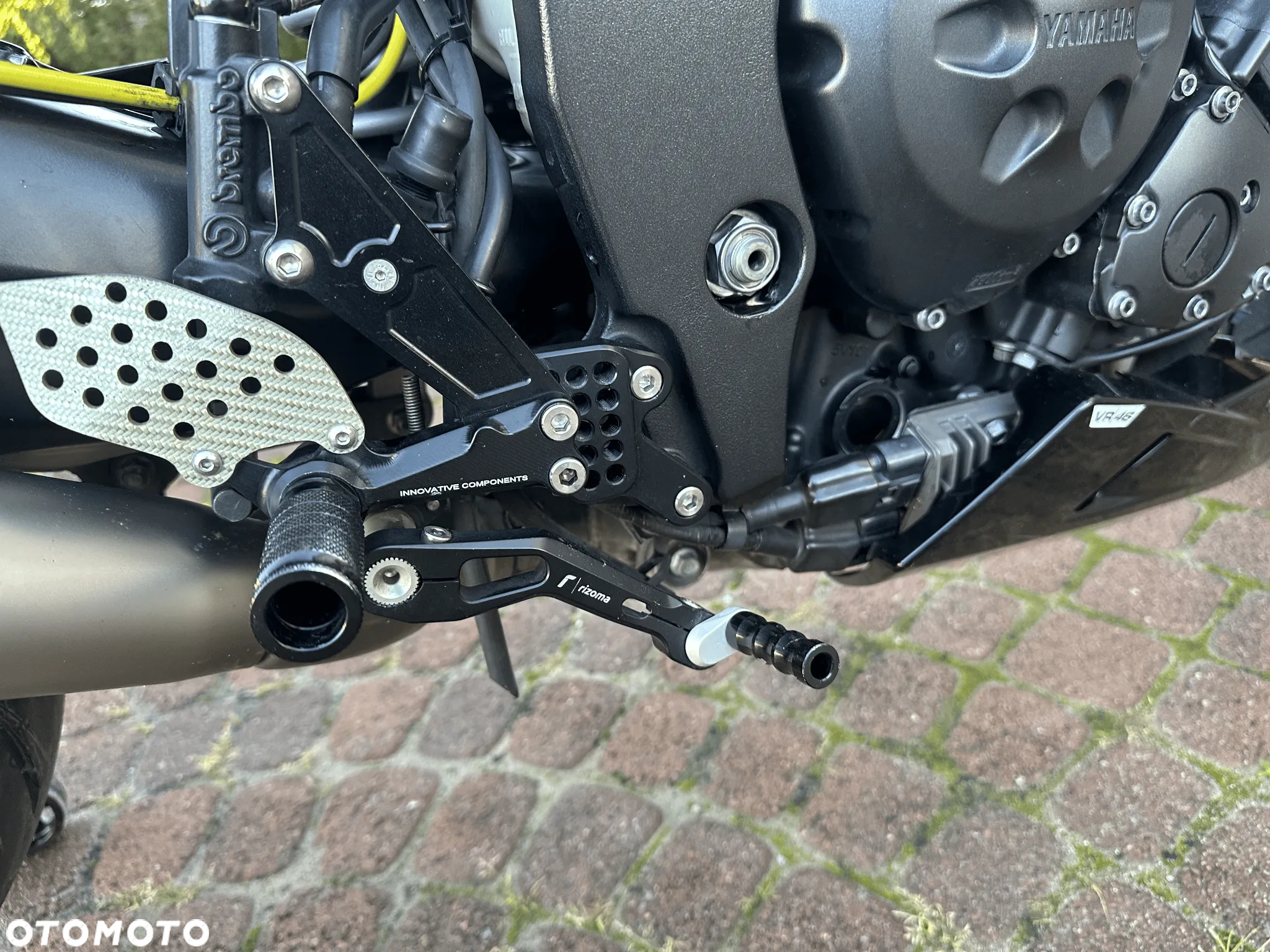 Yamaha FZ - 11