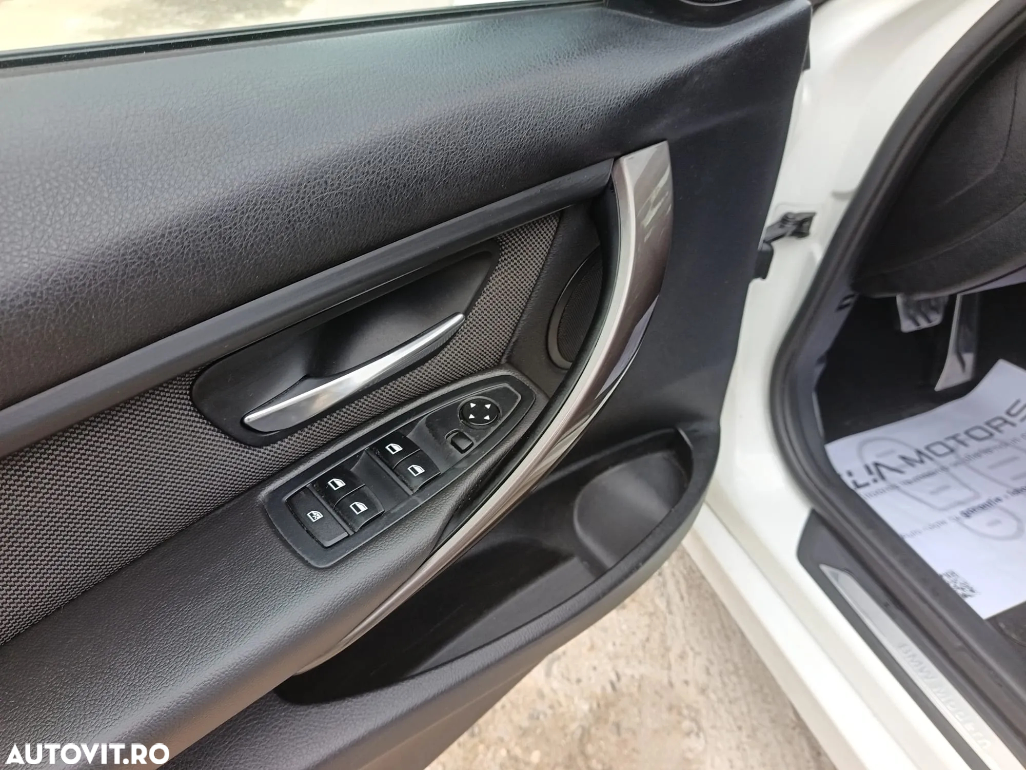 BMW Seria 3 320d Touring xDrive Sport-Aut. - 17