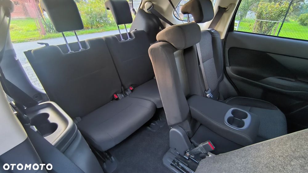 Mitsubishi Outlander 2.0 Instyle SDA 4WD CVT - 13