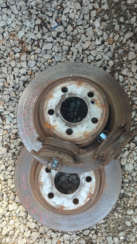 MERCEDES w212 W204 W207 Tarcze Hamulcowe Perforowane 300mm Tył Komplet z Klockami Wentylowane - 1