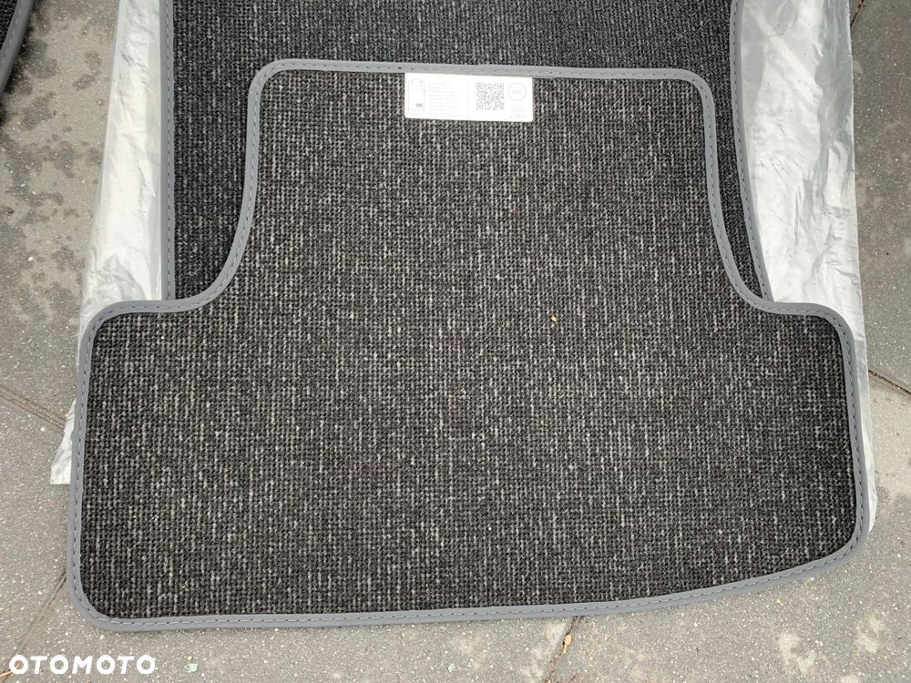 DYWANIKI WELUROWE AUDI Q2 81A JAK NOWE KOMPLET UK - 8