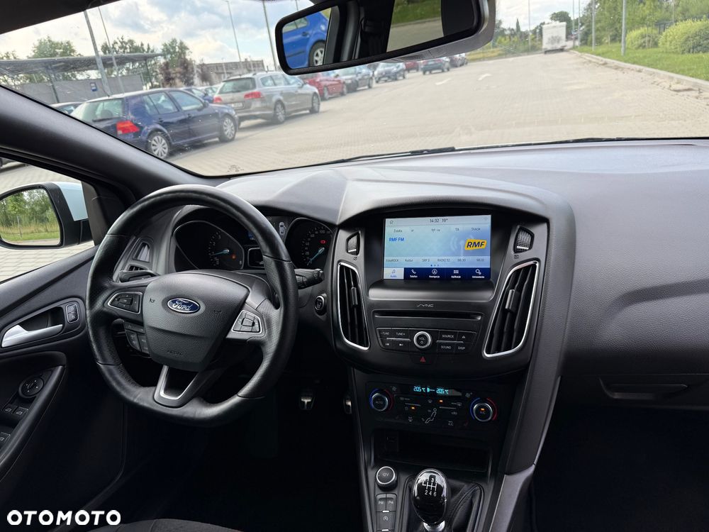 Ford Focus 1.0 EcoBoost Start-Stopp-System ST-LINE STYLE - 25
