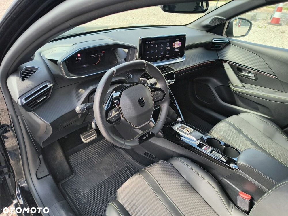 Peugeot 208 - 12