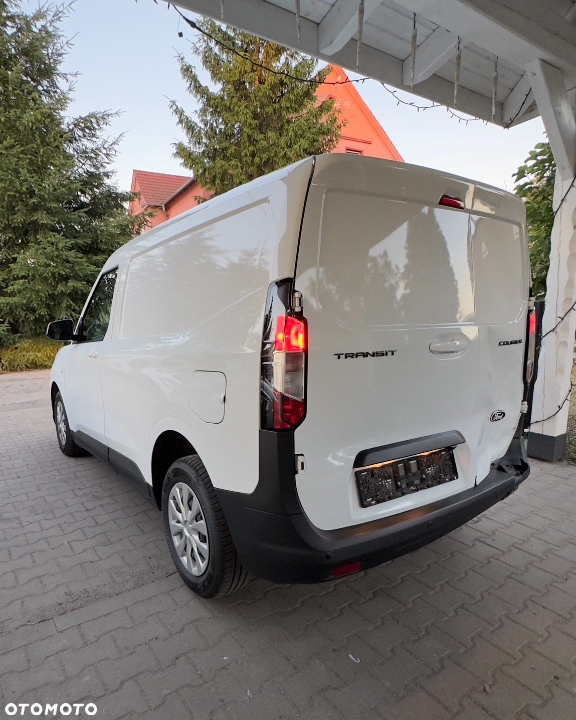 Ford Transit Courier - 6
