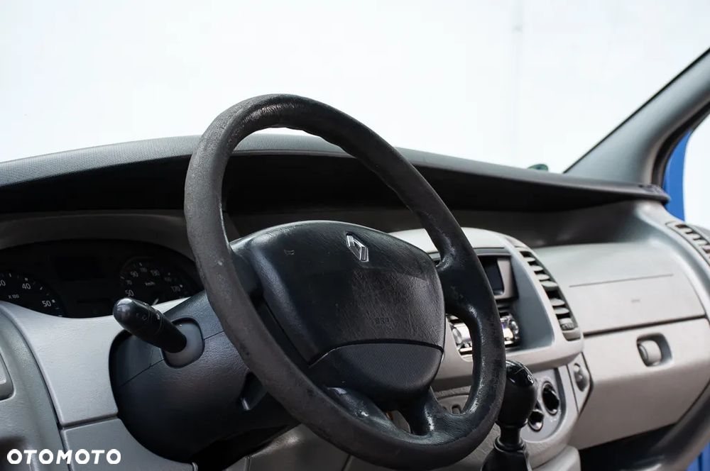 Renault Trafic 2.0 dCi 115 FAP Grand Passenger Black Edition - 24