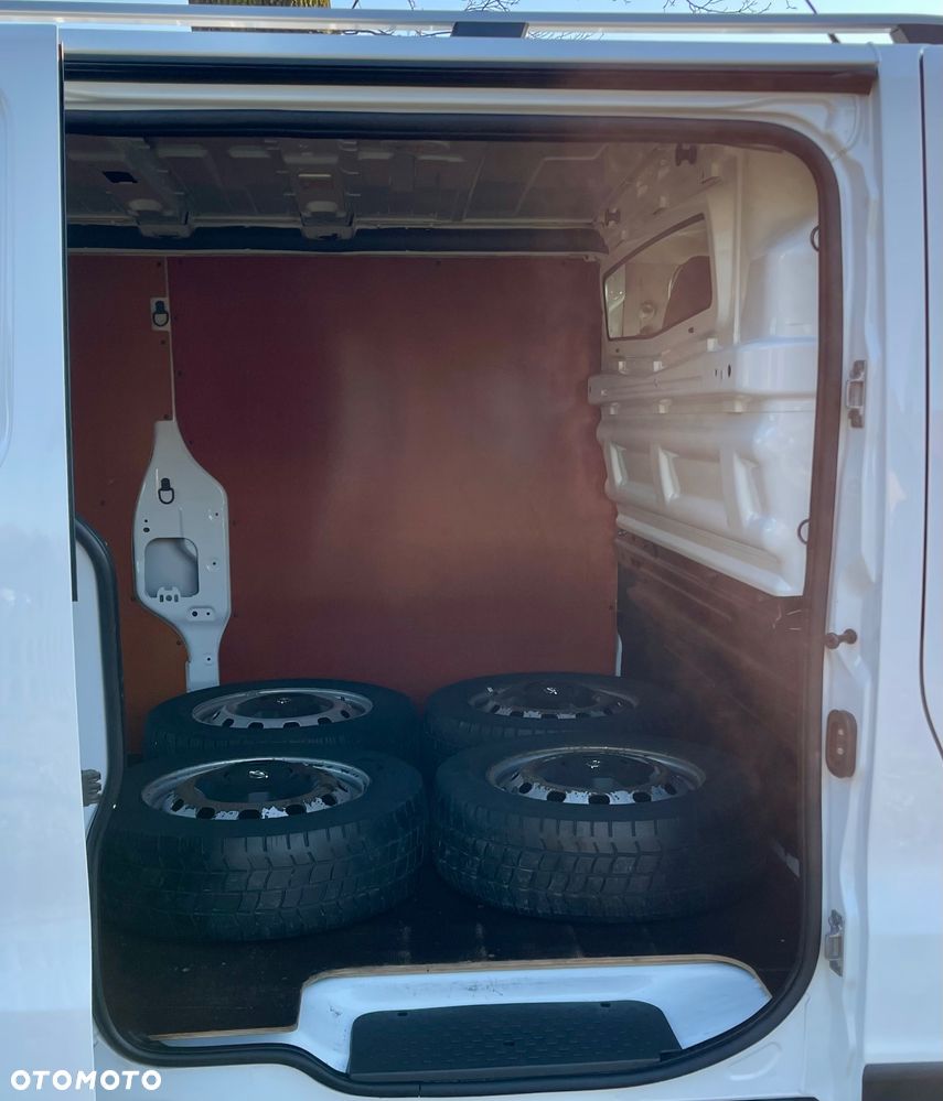 Opel Vivaro - 24