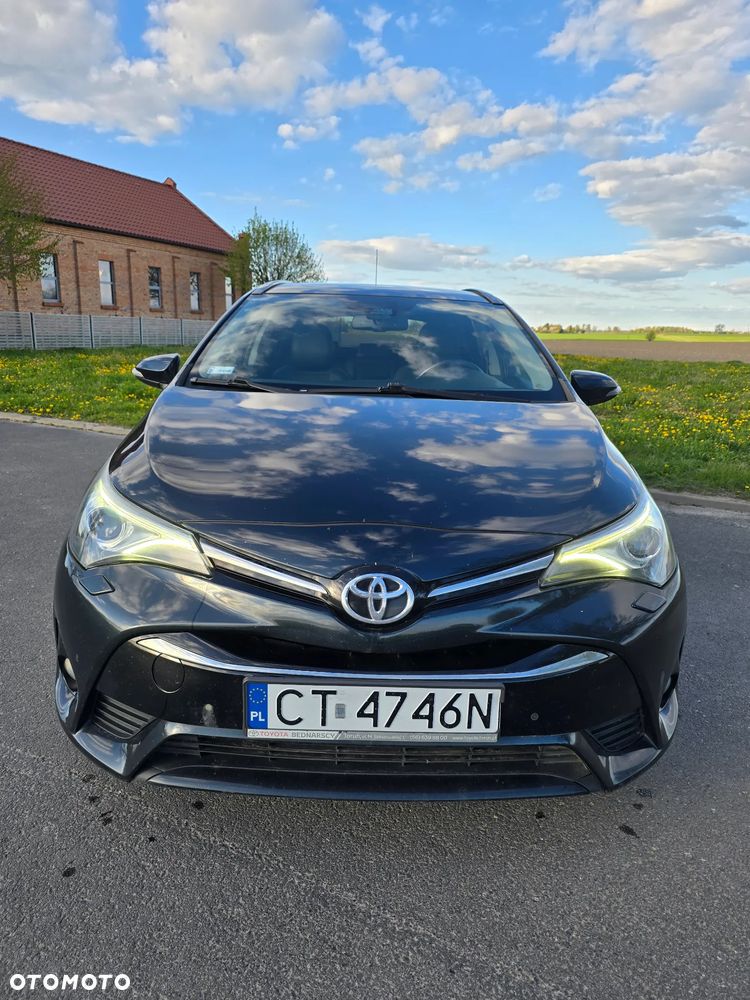 Toyota Avensis 2.0 D-4D Prestige - 2