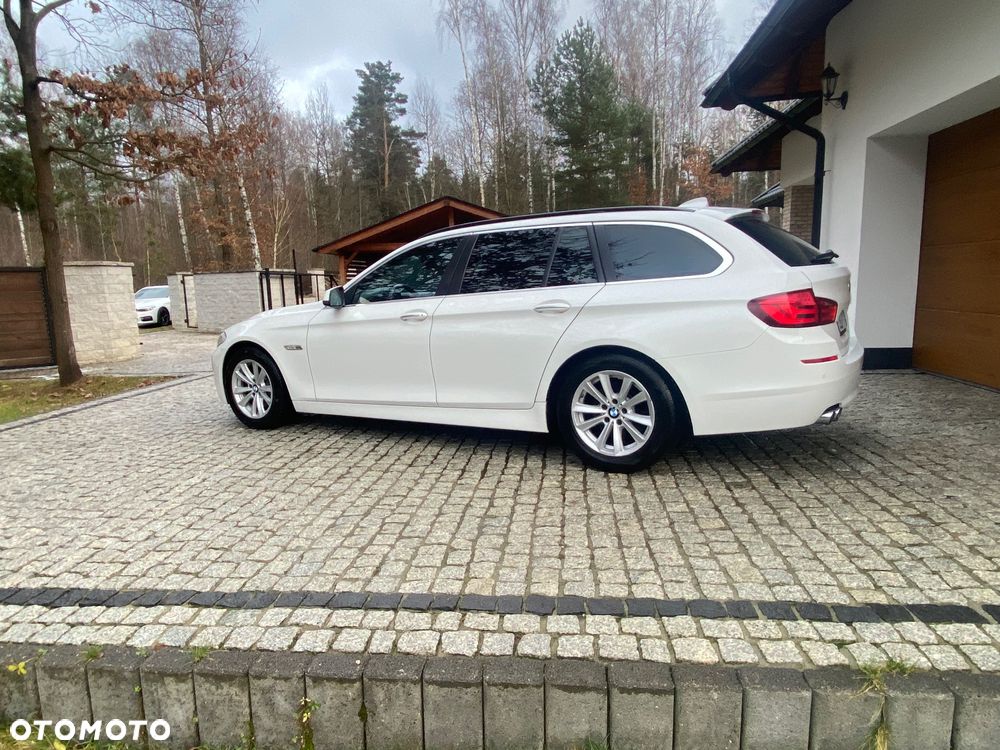 BMW Seria 5 525d xDrive Sport-Aut - 3