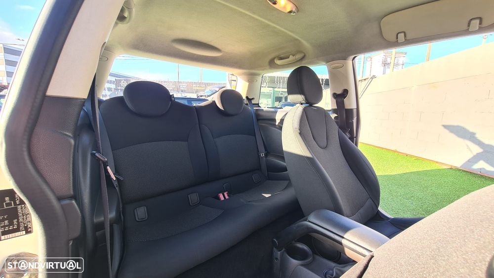 MINI 3 Portas One D - 9