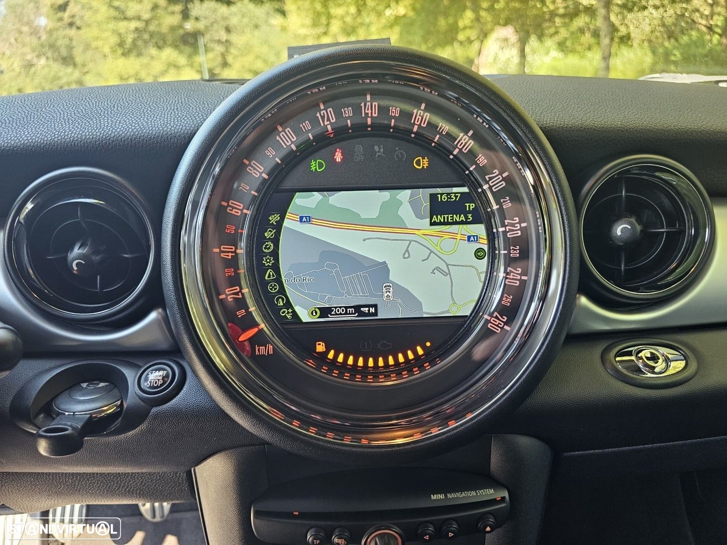 MINI Cabrio John Cooper Works - 14