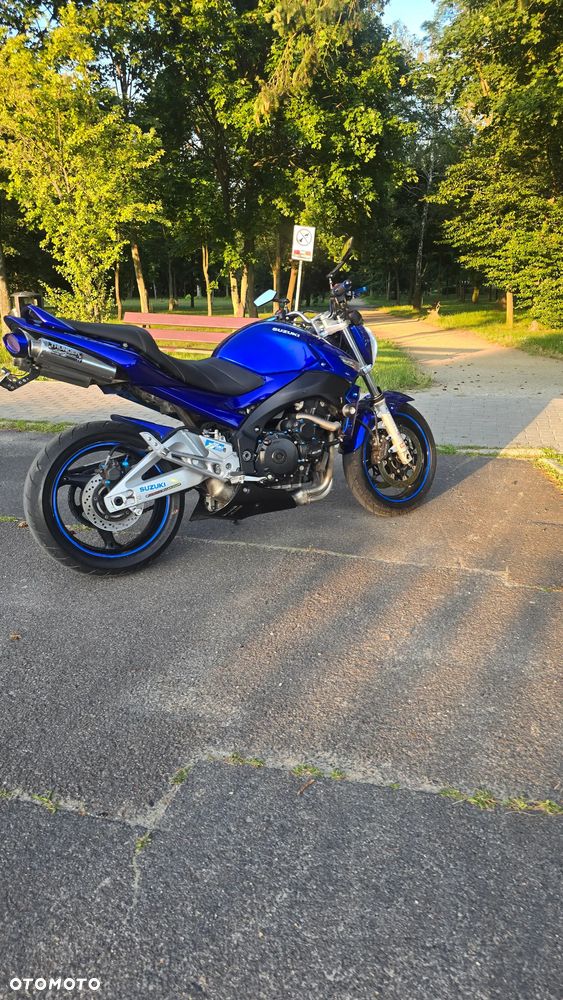Suzuki GSR - 5