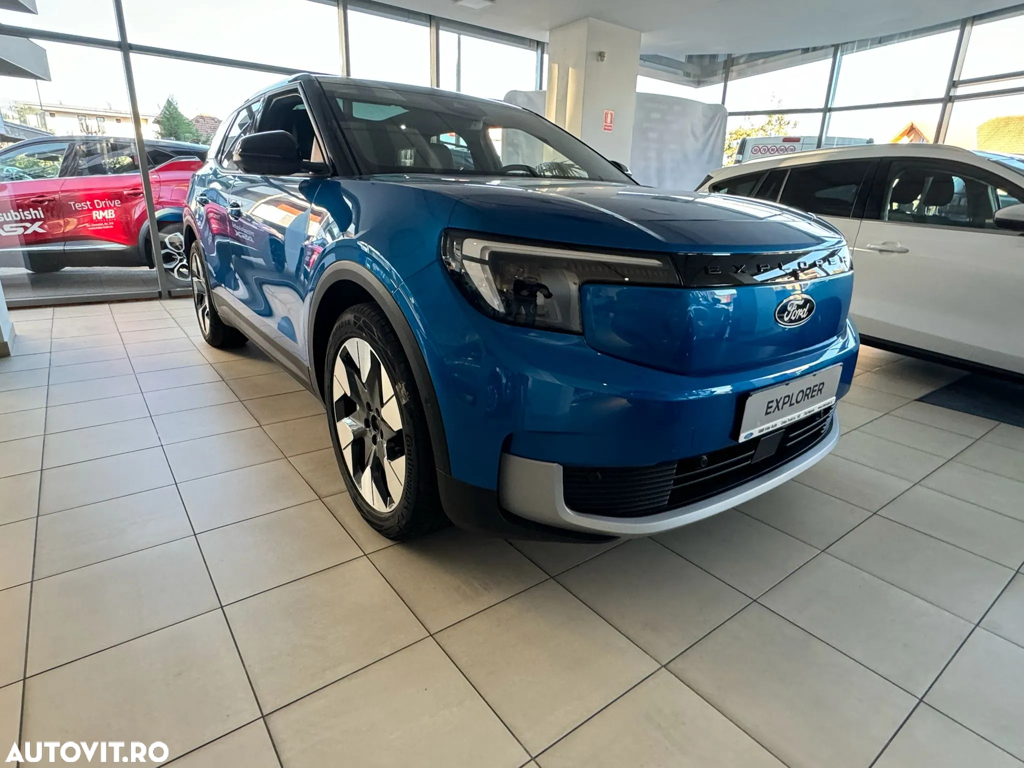 Ford Explorer RWD 77 kWh Extended Range Select - 4