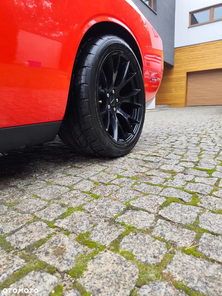 Dodge Challenger - 7