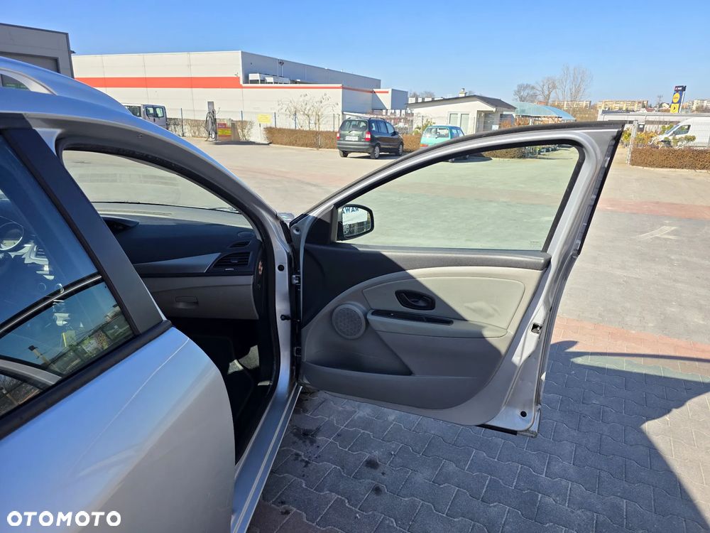 Renault Megane 1.6 16V 100 Authentique - 13