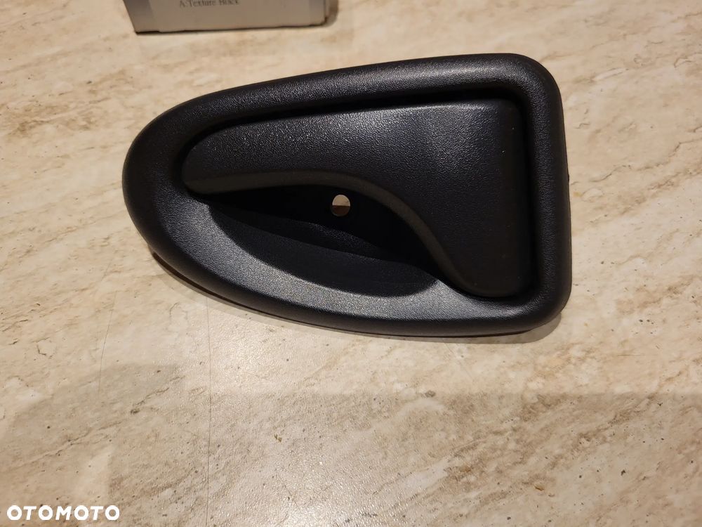 Klamka drzwi przód/tył L (wewnętrzna, czarny IVECO DAILY III; DACIA LOGAN I; NISSAN INTERSTAR X70; OPEL MOVANO A; RENAULT MASTER II, MEGANE I, SCENIC I 01.96-10.12 - 1