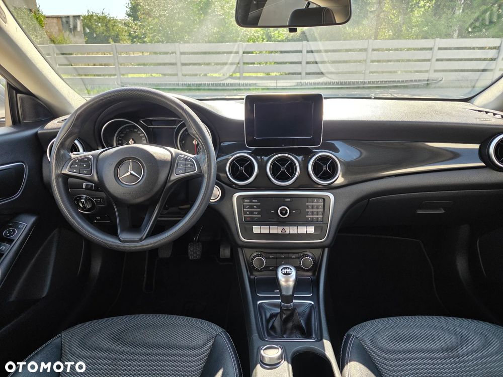 Mercedes-Benz CLA 180 d - 5
