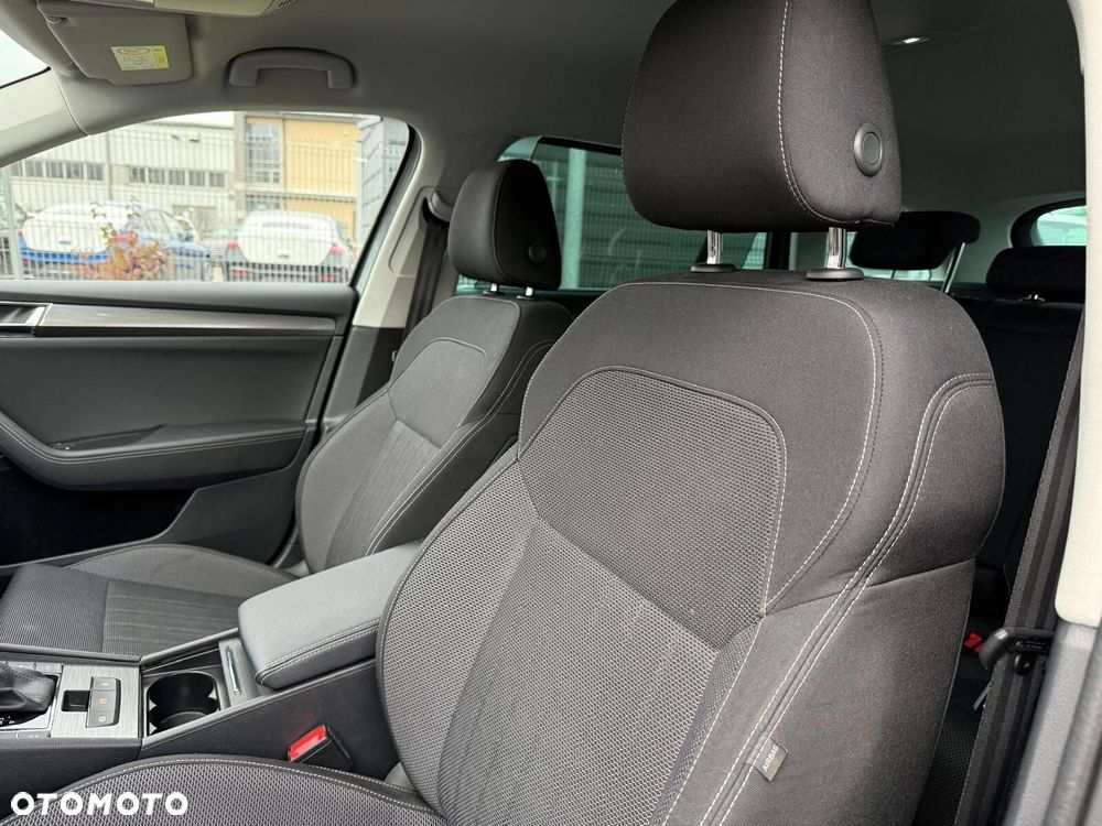 Skoda Superb 2.0 TDI SCR Style DSG - 11