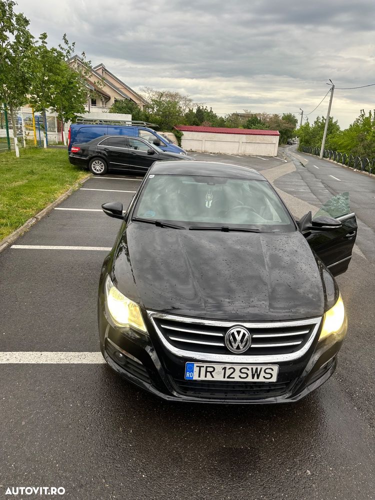 Volkswagen Passat - 1