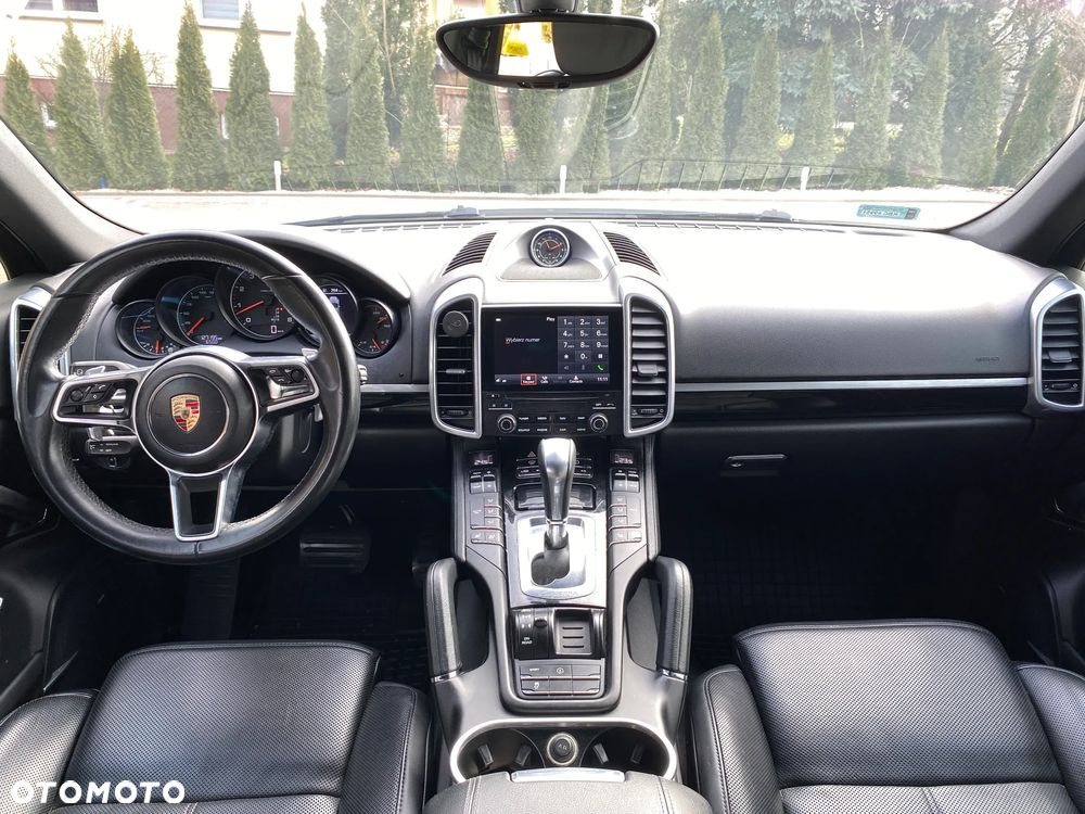 Porsche Cayenne Platinum Edition - 12