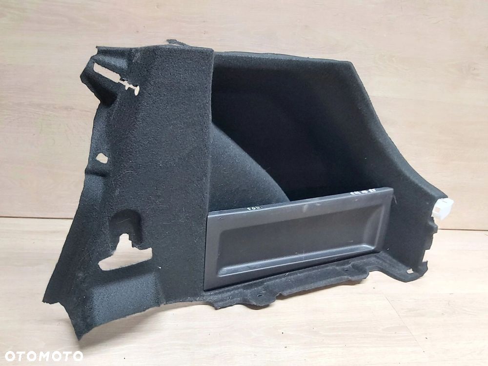 TOYOTA Corolla E21 boczek bagażnika HB prawy tył 64730-02291 - 1