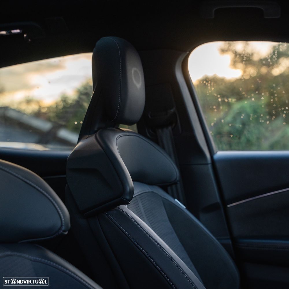 Ford Mustang Mach-E AWD GT - 13