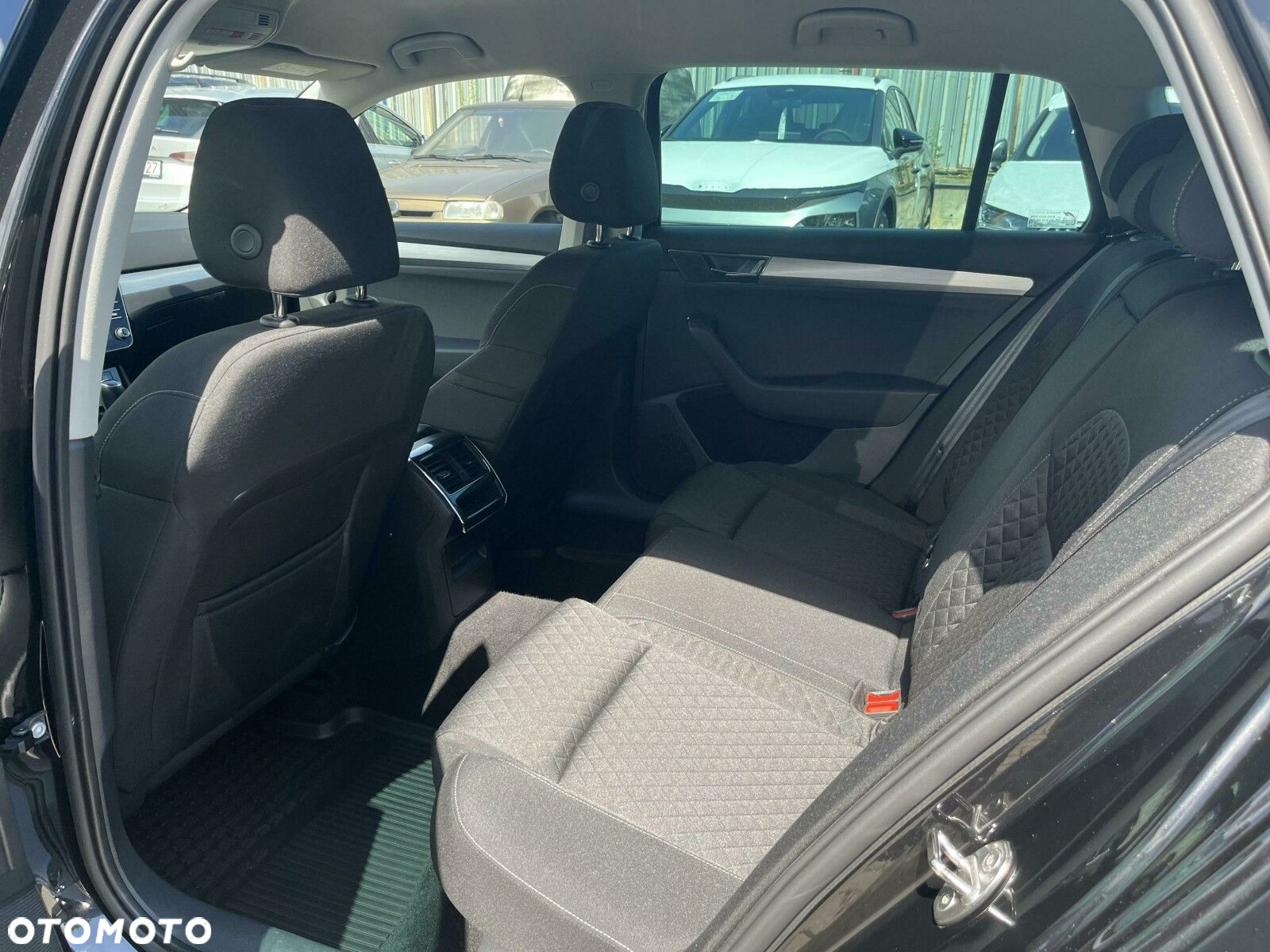 Skoda Superb 1.5 TSI Ambition DSG - 35