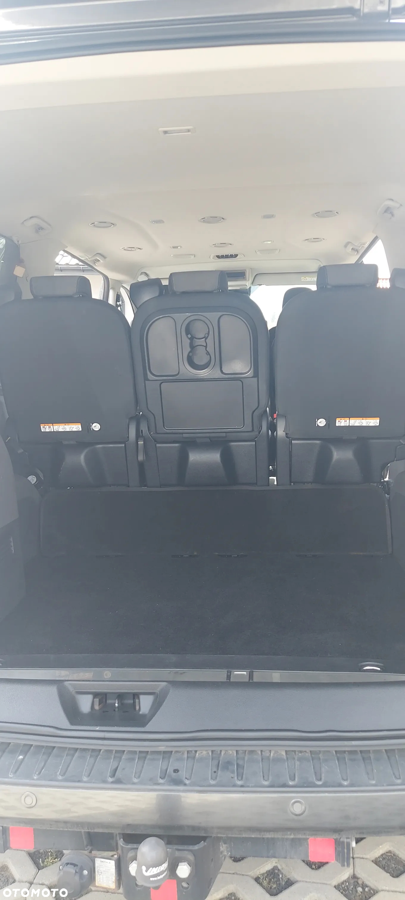 Ford Tourneo Custom - 12
