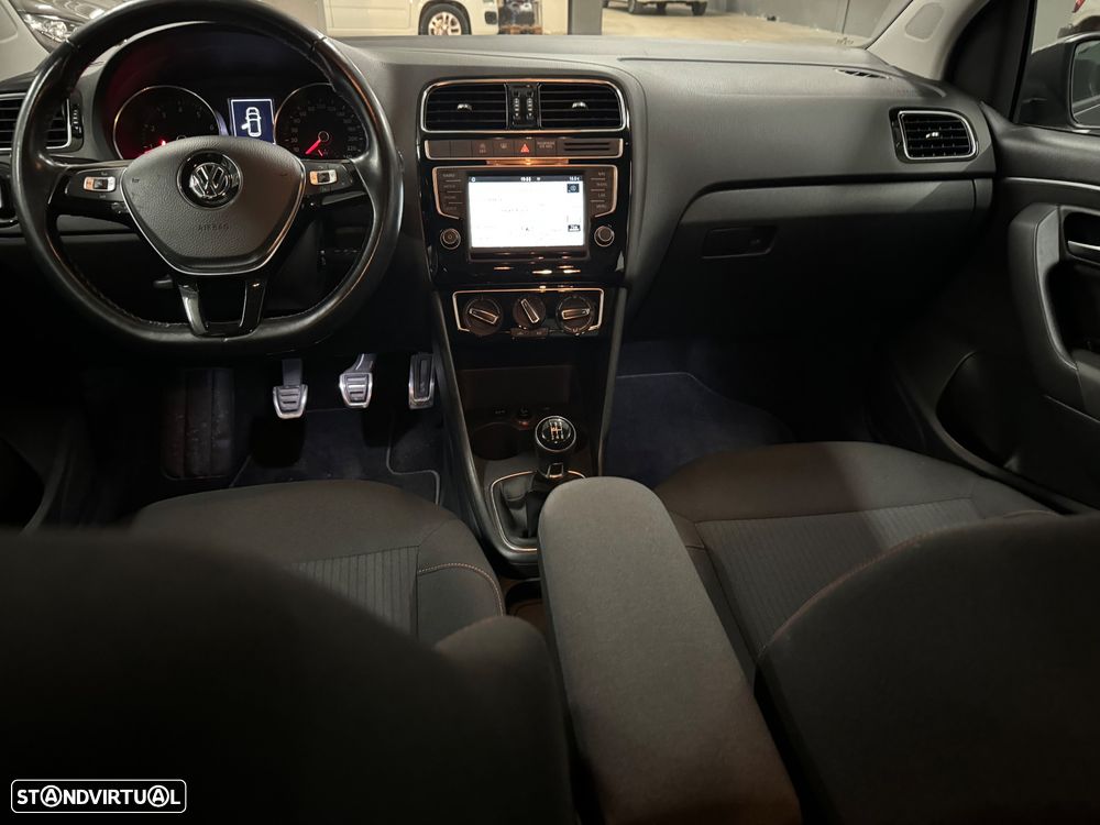 VW Polo 1.0 Confortline Nav - 1