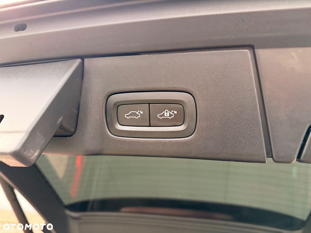 Volvo V90 T4 R-Design - 36