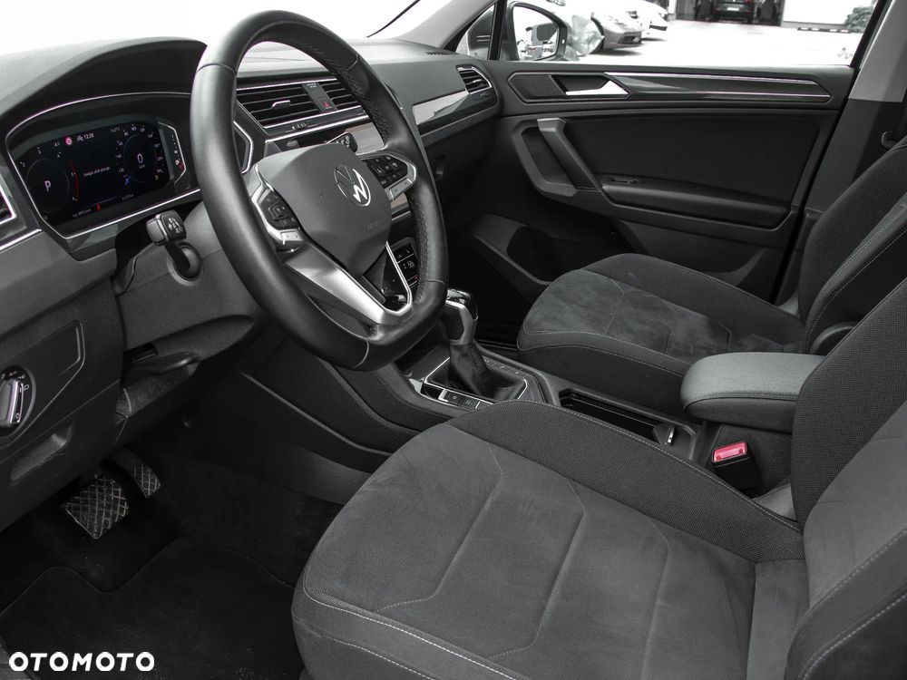 Volkswagen Tiguan - 12
