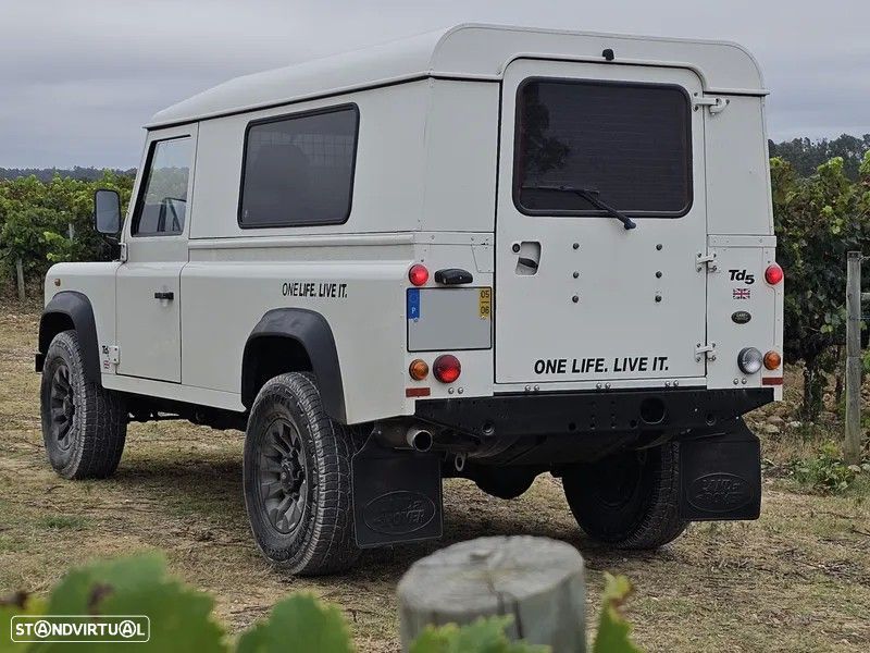 Land Rover Defender - 4