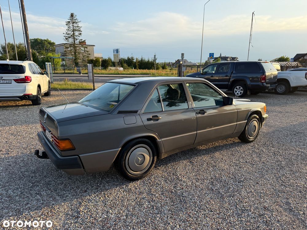 Mercedes-Benz W201 (190) - 25