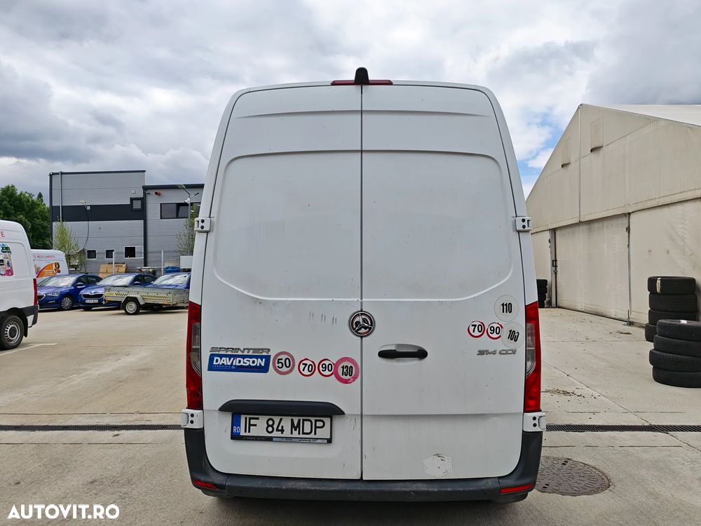 Mercedes-Benz Sprinter - 10