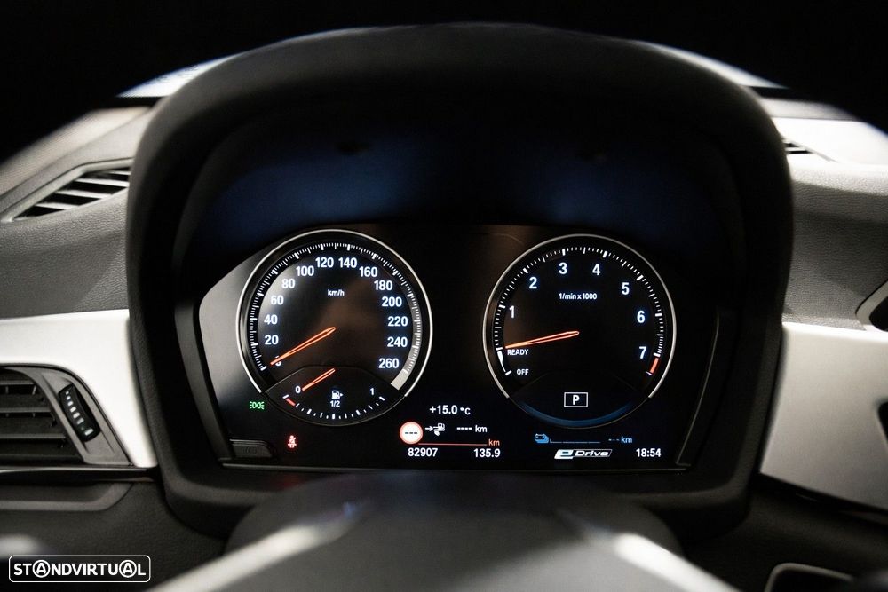 BMW X1 25 e xDrive Corporate Edition - 16