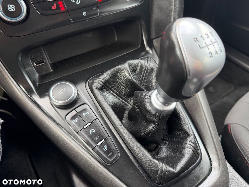 Ford Focus 1.0 EcoBoost ST-Line ASS - 8