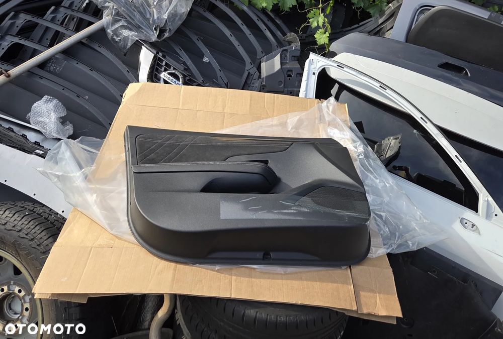 Tapicerka boczek drzwi lewe przód przednie Opel Mokka B 98397282YX boczek drzwi tapiucerka lewy przód przednia Opel Mokka B 98397282YX - 1