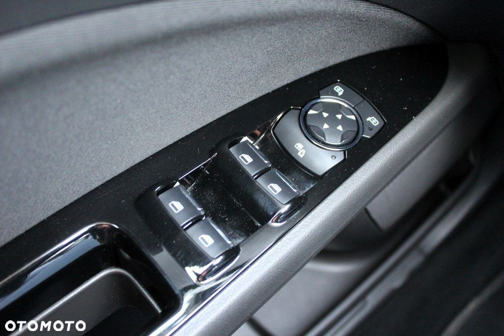 Ford Mondeo SW 2.0 Hybrid Trend - 28