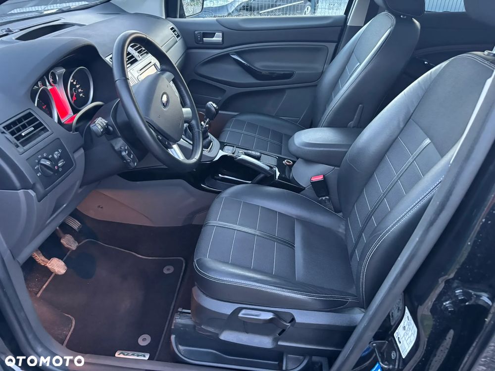 Ford Kuga 2.0 TDCi 4x4 Titanium - 12
