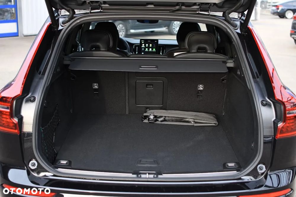 Volvo XC 60 B5 B AWD Plus Black Edition - 12