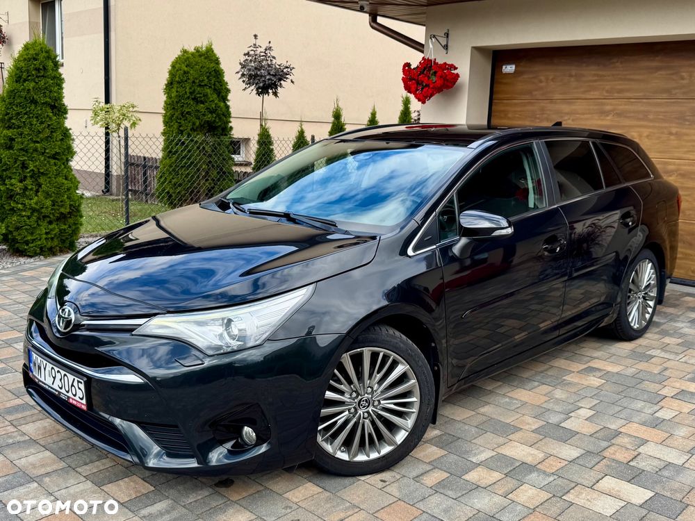 Toyota Avensis Combi 1.8 Multidrive S Executive - 1