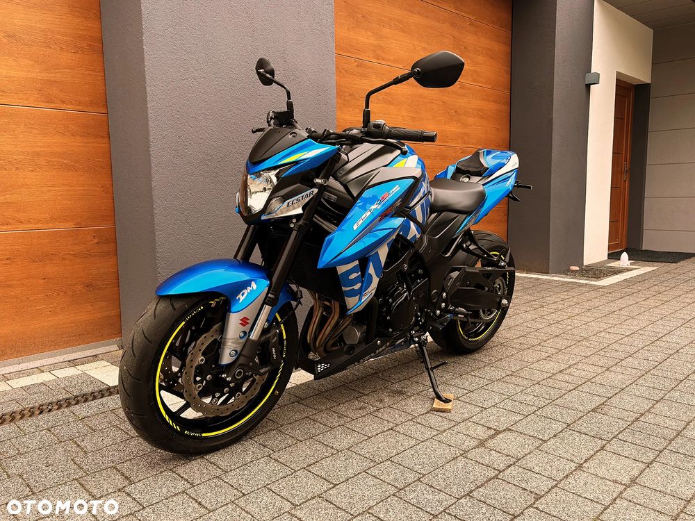 Suzuki GSX - 4