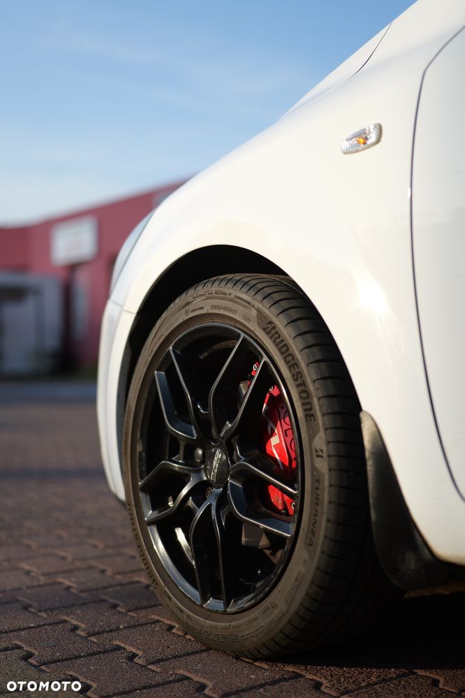 Kia ProCeed 1.4 L - 14