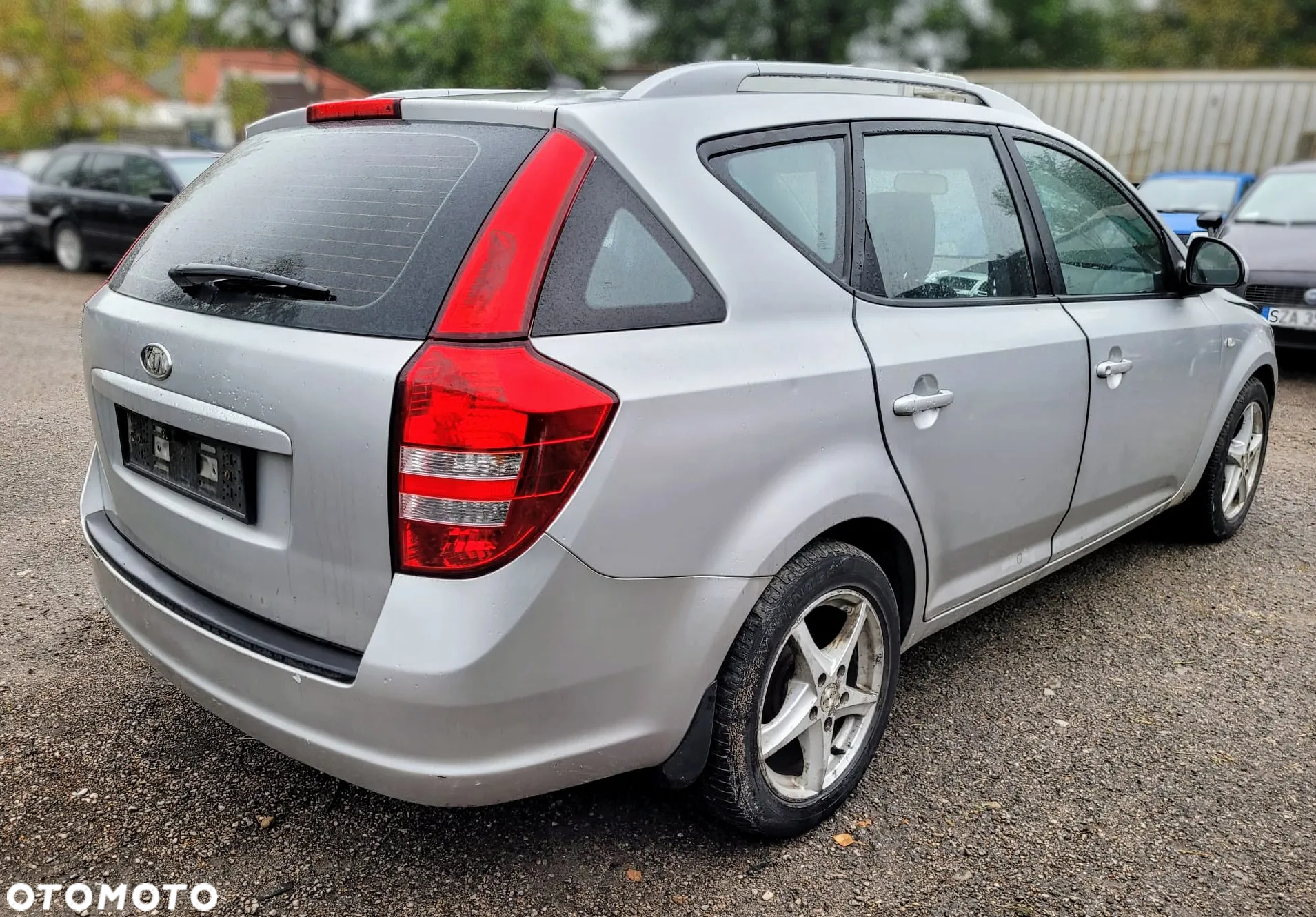 KIA Ceed 2.0 kombi 2008 na części - 3