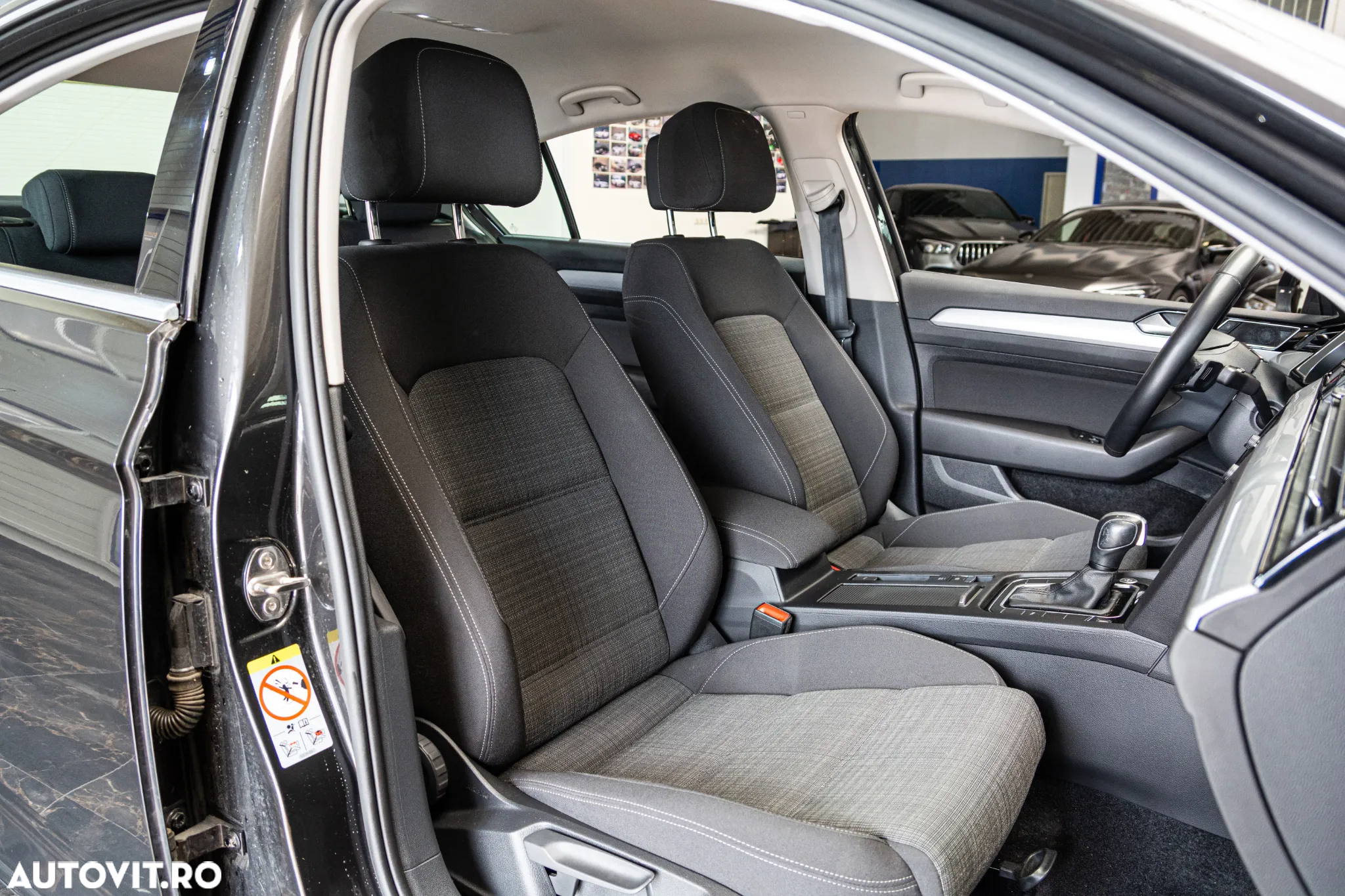 Volkswagen Passat 2.0 TDI DSG Comfortline - 28