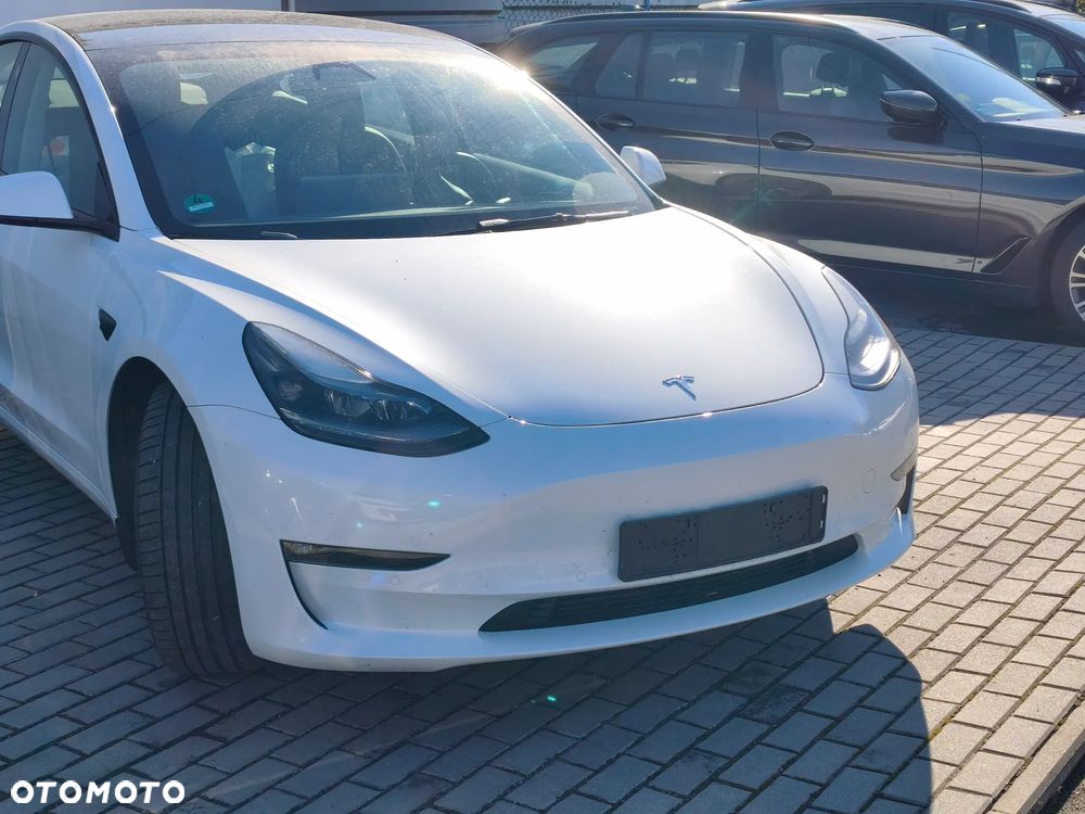 Tesla Model 3 Langstreckenbatterie Allradantrieb Dual Motor - 21