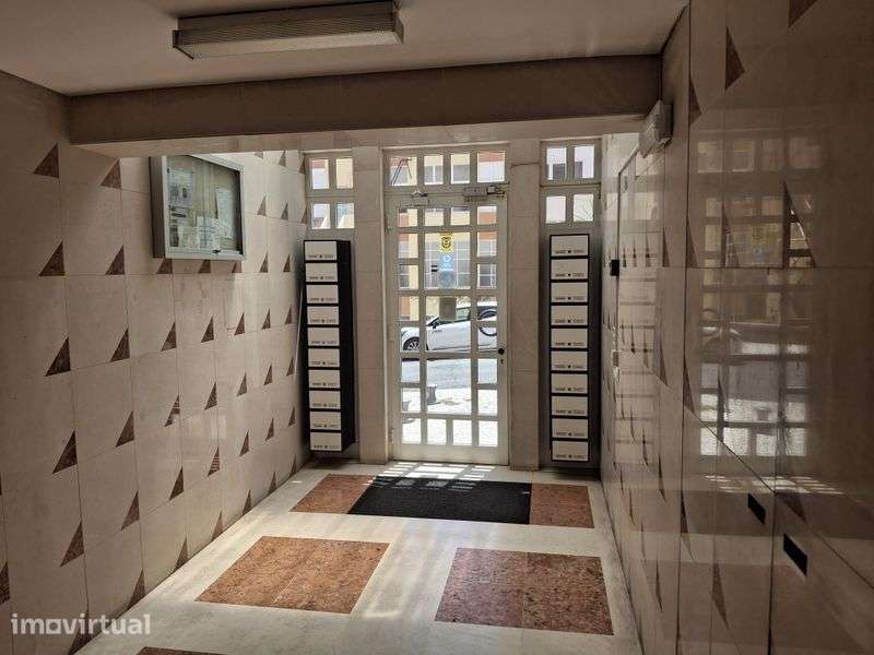 Lugar de garagem à venda – 12 m² | São Vicente, Lisboa - Grande imagem: 3/6