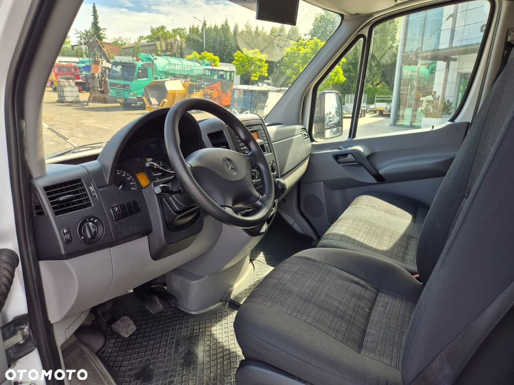 Mercedes-Benz Sprinter 316 CDi / KONTENER / 1 WŁ / WINDA PALFINGER / SOLIDNY KONTENER / 3 MIEJSCA / BEZWYPADKOWY / TEMPOMAT / PODGRZEWANY FOTEL / STAN BARDZO DOBRY - 27