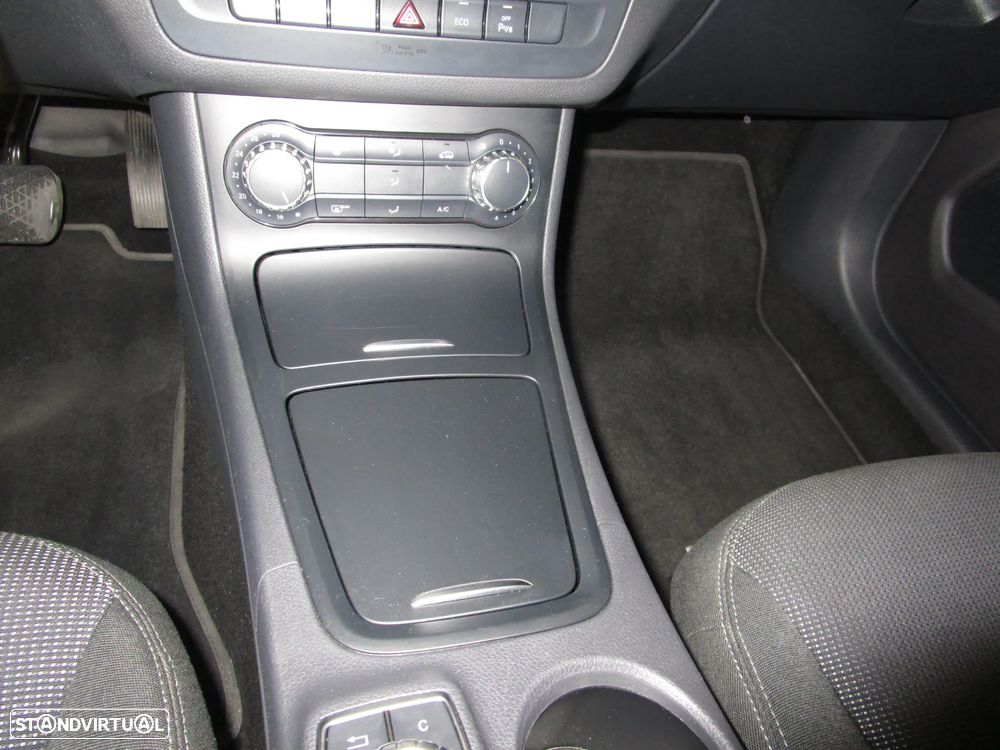 Mercedes-Benz B 180 d 7G-DCT Edition - 34