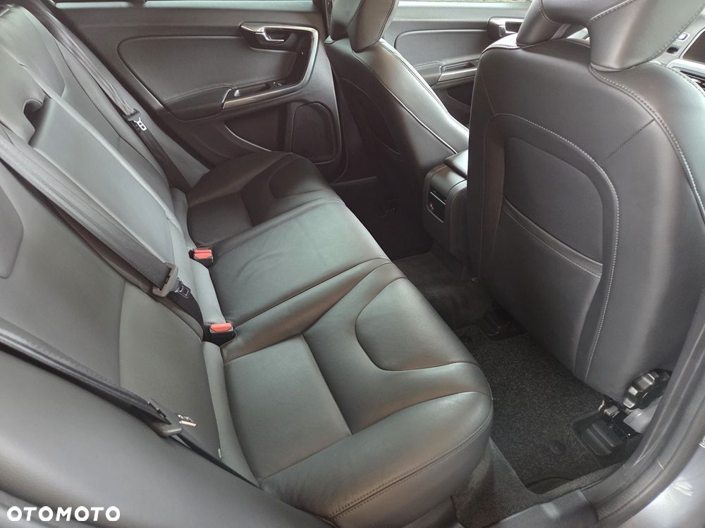 Volvo V60 Cross Country D4 Geartronic Summum - 28