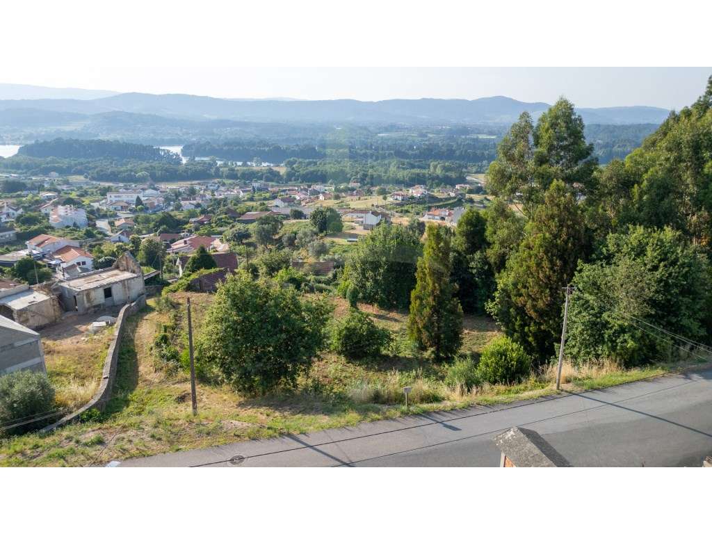 Terreno de 3.535 m² com Vistas Deslumbrantes para o Rio - Grande imagem: 3/10